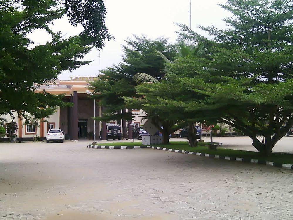 Tiffany Hotel And Towers Imogwu-Agwa Exterior foto